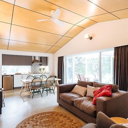Stablebase Guest House Albany Bagian luar foto