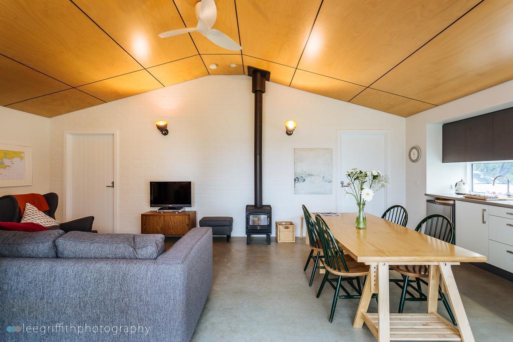 Stablebase Guest House Albany Bagian luar foto
