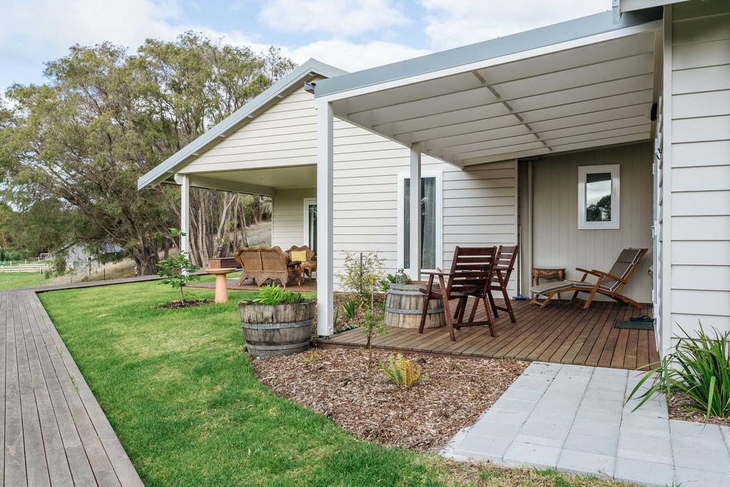 Stablebase Guest House Albany Bagian luar foto